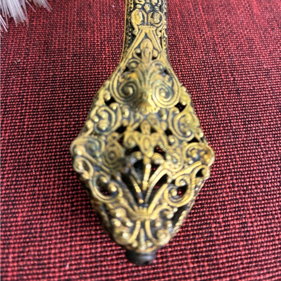 Vintage Delina Vanity Brush Set Needlepoint Floral Hair Brush & Clothing Brush - Picture 3 of 8